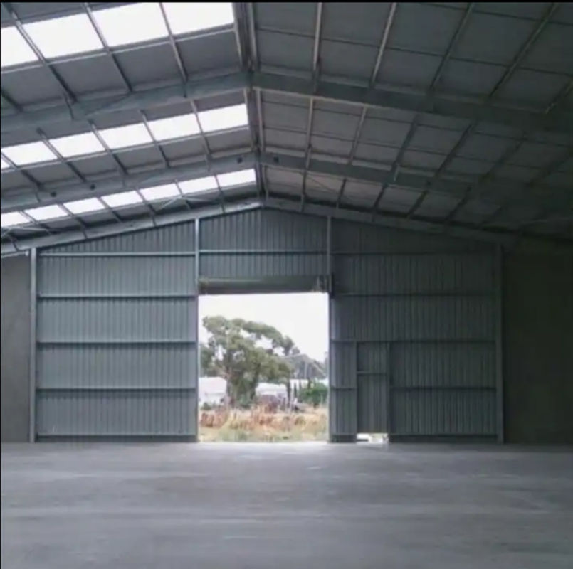 CE โลหะหุ้มหลังคา โรงงานเหล็ก อาคาร Pre-engineered โลหะโรงรถ