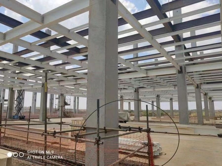 สร้างคลังสินค้าเหล็ก ออกแบบให้สูงและกว้าง พร้อมอุตสาหกรรมโครงสร้างเหล็ก Prefab กันพายุ
